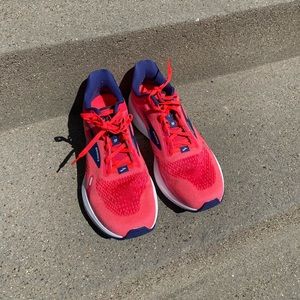 Women’s Brooks Launch 9 Running Sneakers